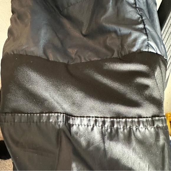 Flylow women’s Bib - Picture 14 of 15